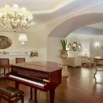 Starhotels Terminus 4* نابولي