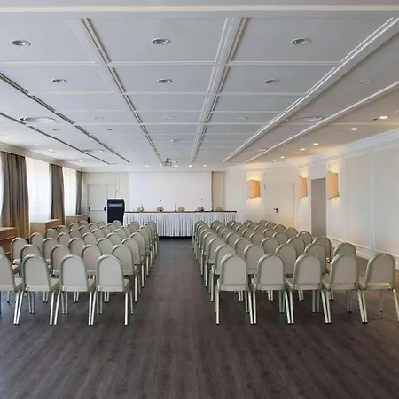 Starhotels Terminus 4* Nápoly