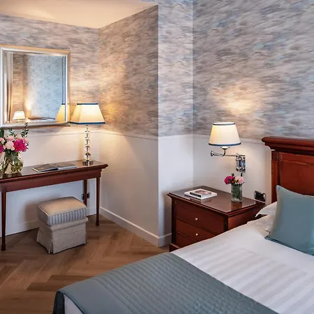 Starhotels Terminus Szálloda Nápoly