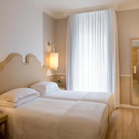 Szálloda Starhotels Terminus Nápoly