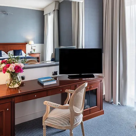 Szálloda Starhotels Terminus Nápoly