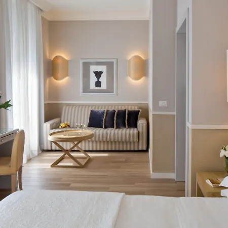 Starhotels Terminus 4* נאפולי