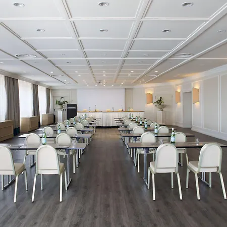 Starhotels Terminus נאפולי