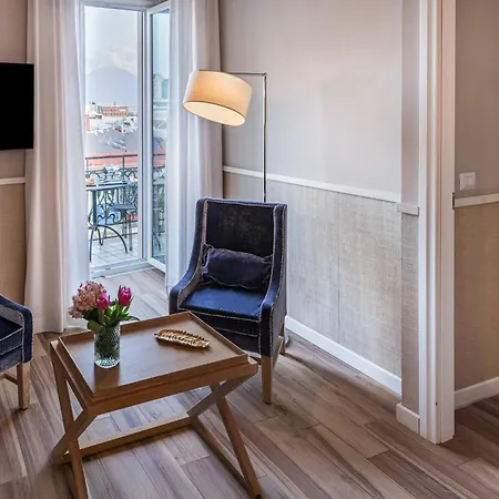 Отель Starhotels Terminus Неаполь