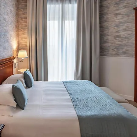 Starhotels Terminus Неаполь