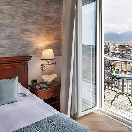 Starhotels Terminus נאפולי