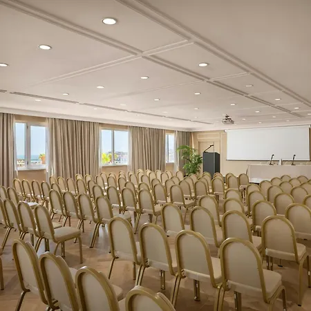 Starhotels Terminus فندق نابولي