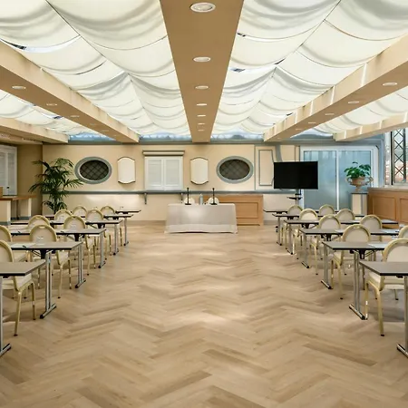 فندق Starhotels Terminus 4*