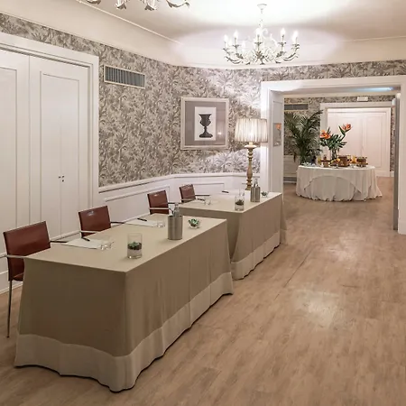 Hotel Starhotels Terminus 4*