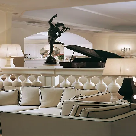 Starhotels Terminus نابولي