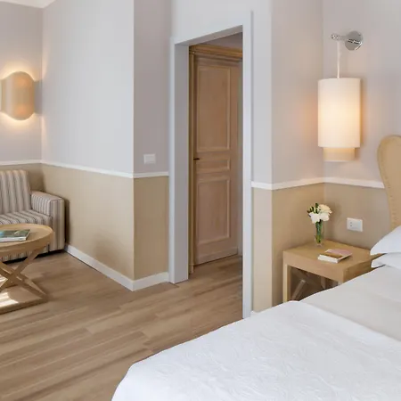 Starhotels Terminus Naples