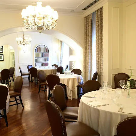 Hotell Starhotels Terminus Neapel