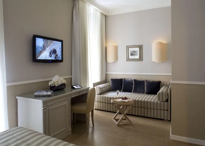 Starhotels Terminus Отель Неаполь