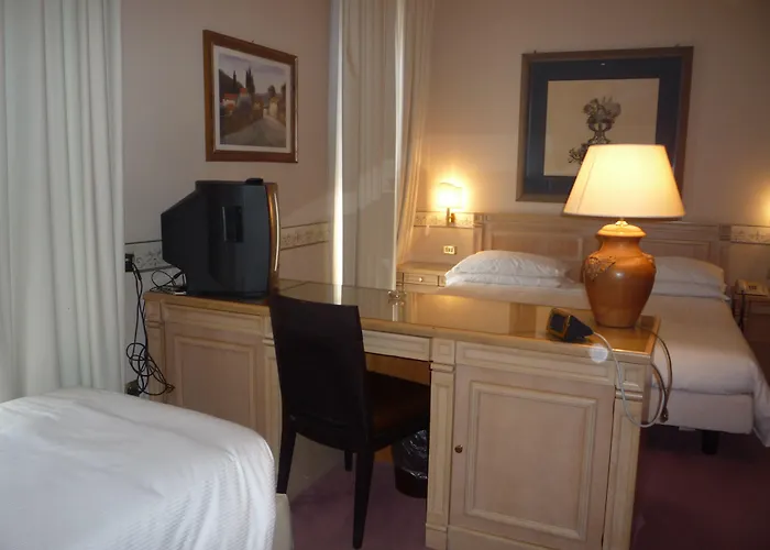 Starhotels Terminus 4* Неаполь