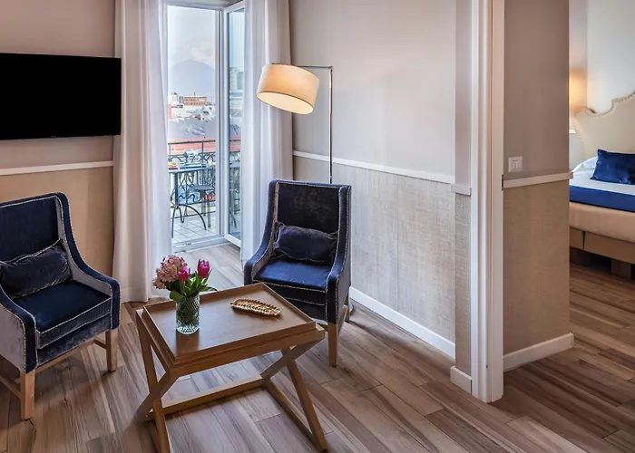 Отель Starhotels Terminus Неаполь