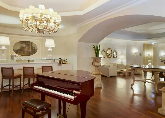 Starhotels Terminus 4* Неаполь