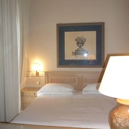 Отель Starhotels Terminus 4*
